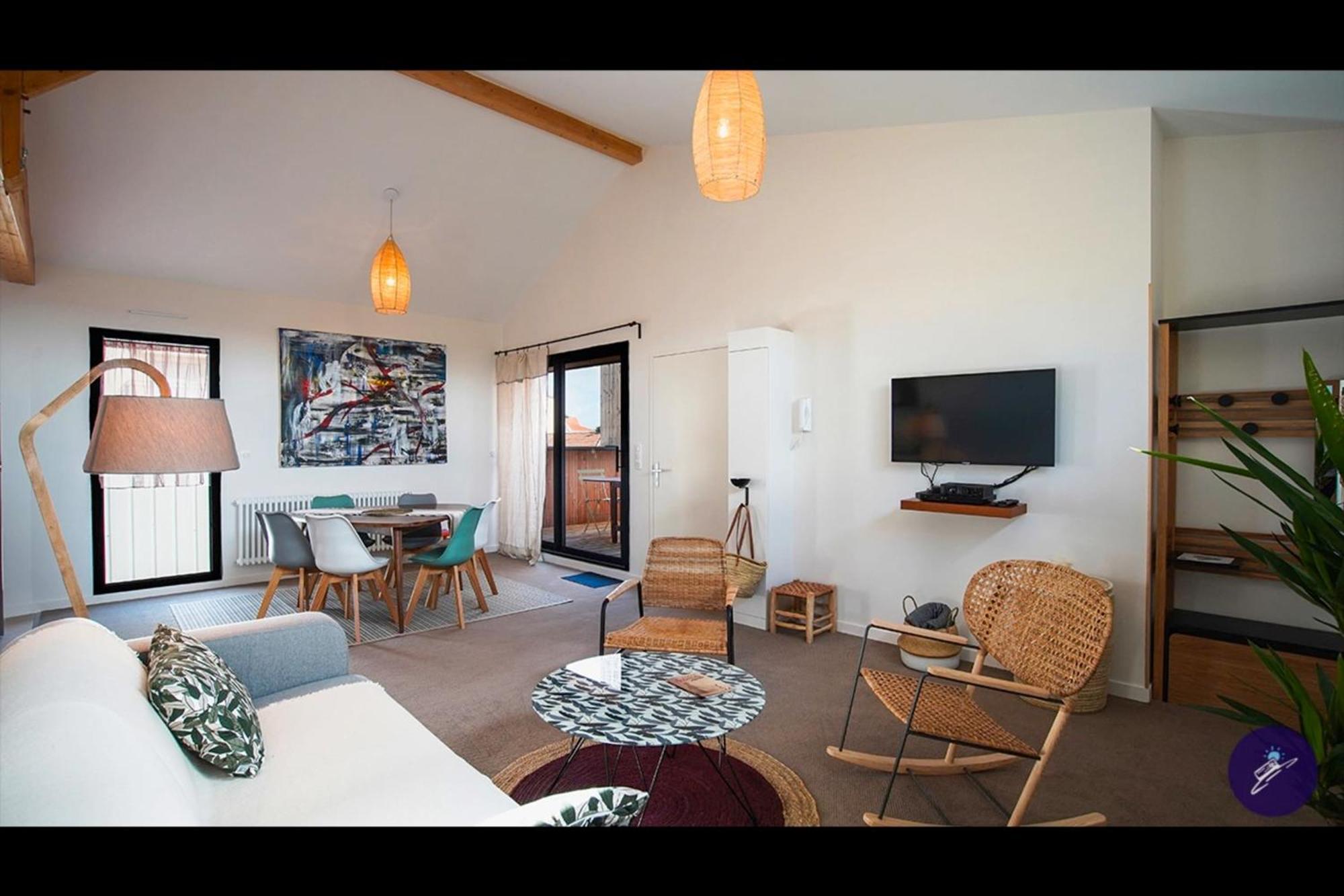 Apartment Cap Away I